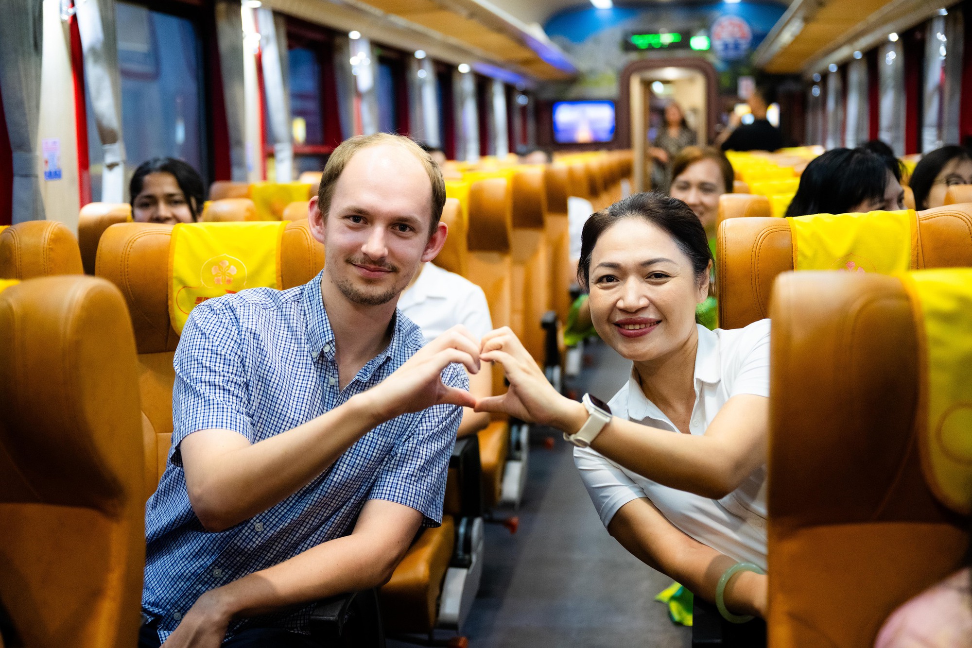 Điều đặc biệt s&aacute;ng nay: B&ecirc;n trong chuyến t&agrave;u đầu ti&ecirc;n đưa b&aacute;c sĩ Bệnh viện Bạch Mai từ H&agrave; Nội đến Ninh B&igrave;nh l&agrave;m việc - Ảnh 5.