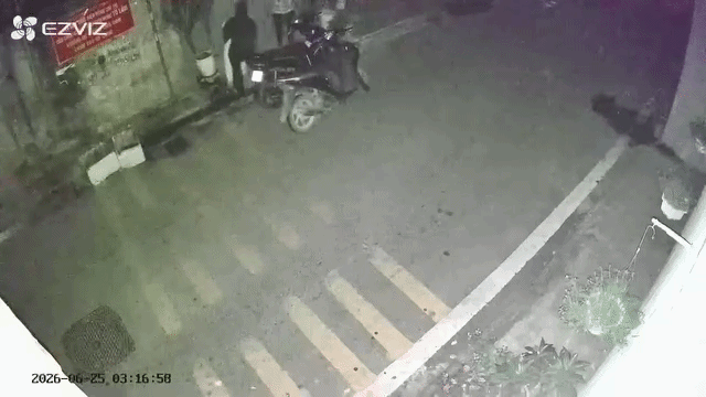 H&agrave; Nội: C&ocirc; g&aacute;i nghi bị 2 thanh ni&ecirc;n s&agrave;m sỡ, tấn c&ocirc;ng trước cửa nh&agrave;, phải kh&acirc;u 6 mũi sau 1 c&acirc;u hỏi - Ảnh 1.