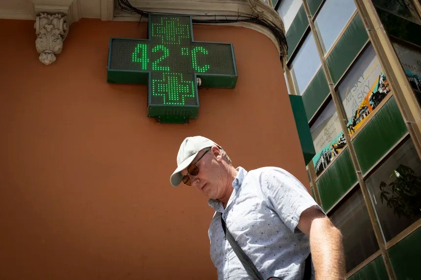Nắng n&oacute;ng 40&deg;C buộc ch&acirc;u &Acirc;u l&agrave;m điều họ từng n&eacute; tr&aacute;nh suốt nhiều thập kỷ - Ảnh 3.