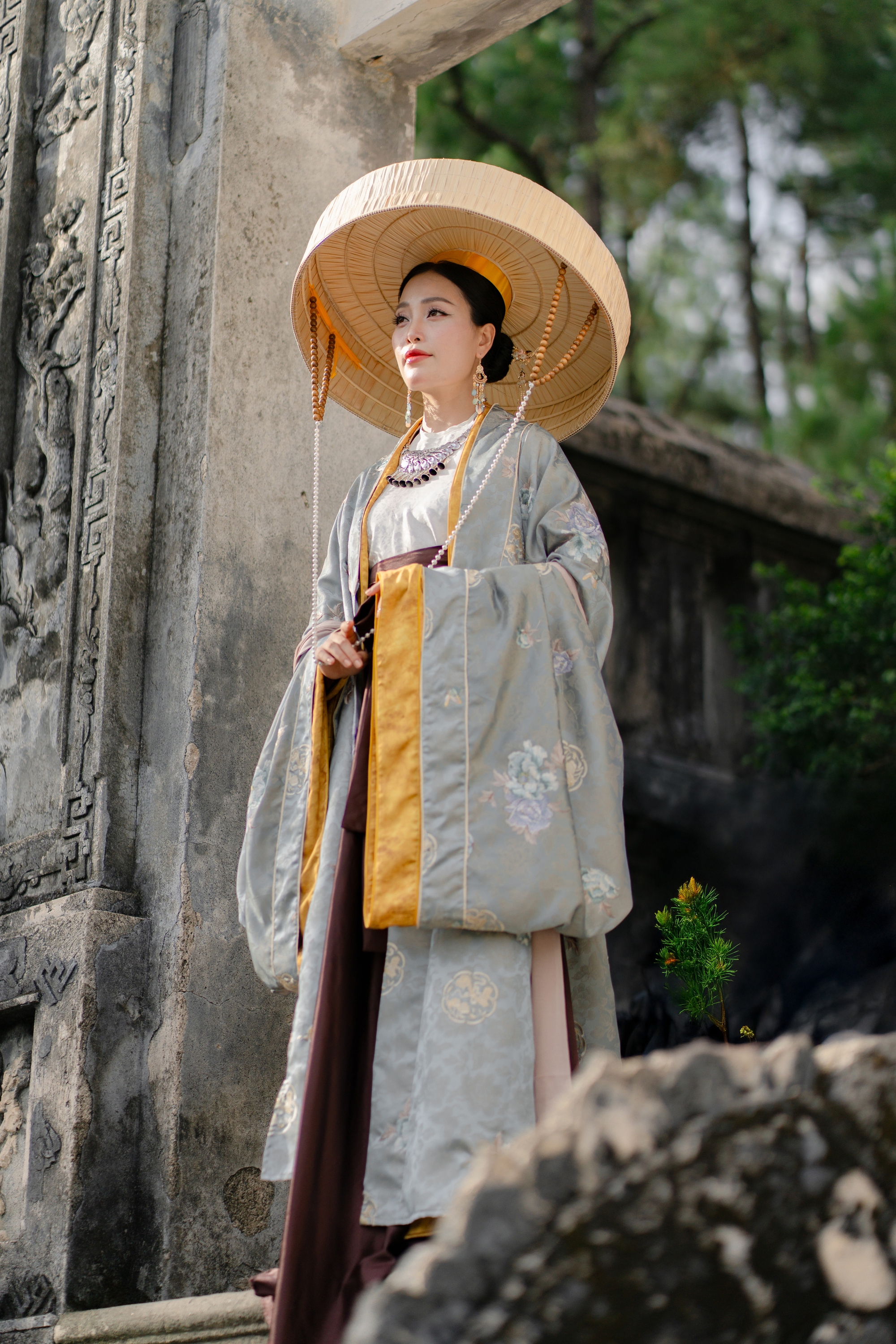 Huyền Trang Sao Mai ra mắt MV "Em l&agrave; c&ocirc; g&aacute;i Việt Nam" đ&uacute;ng sinh nhật tuổi 36 - Ảnh 9.