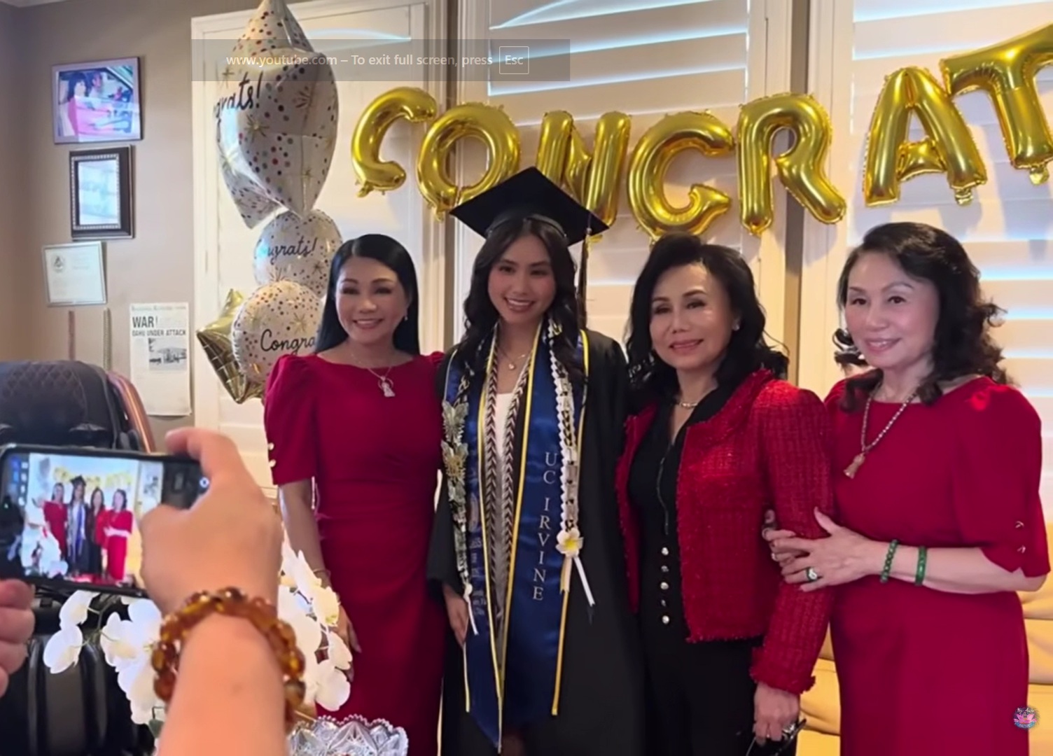 Con g&aacute;i NSƯT Ngọc Huyền tốt nghiệp đại học ở Mỹ, danh ca Thanh Tuyền cũng c&oacute; mặt- Ảnh 1.