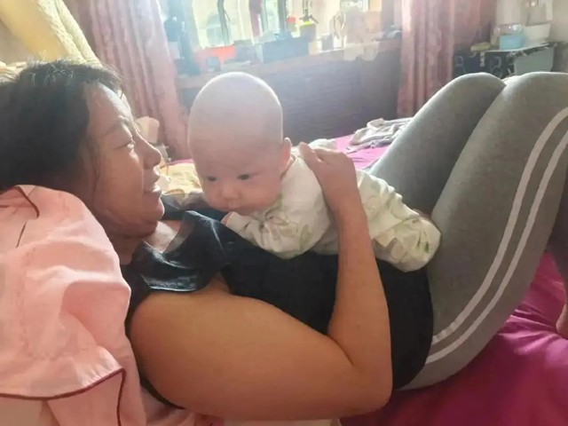 V&igrave; sao ng&agrave;y c&agrave;ng nhiều gia đ&igrave;nh chọn b&agrave; ngọai chăm ch&aacute;u? - Ảnh 2.