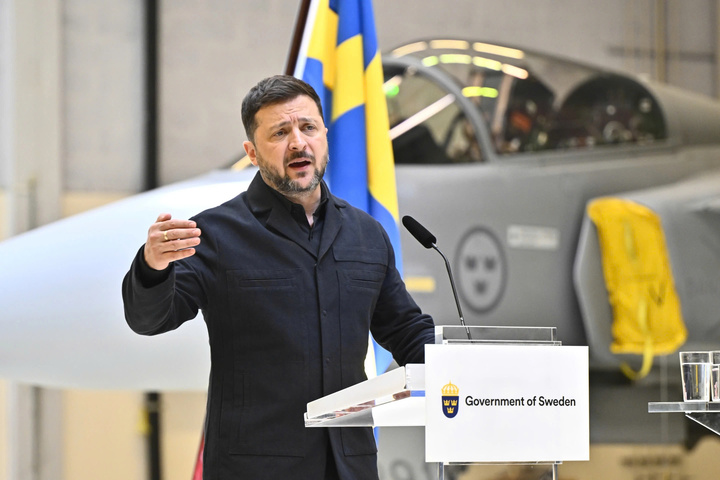 &Ocirc;ng Zelensky mở chiến dịch 40 ng&agrave;y g&acirc;y sức &eacute;p l&ecirc;n Nga - Ảnh 1.
