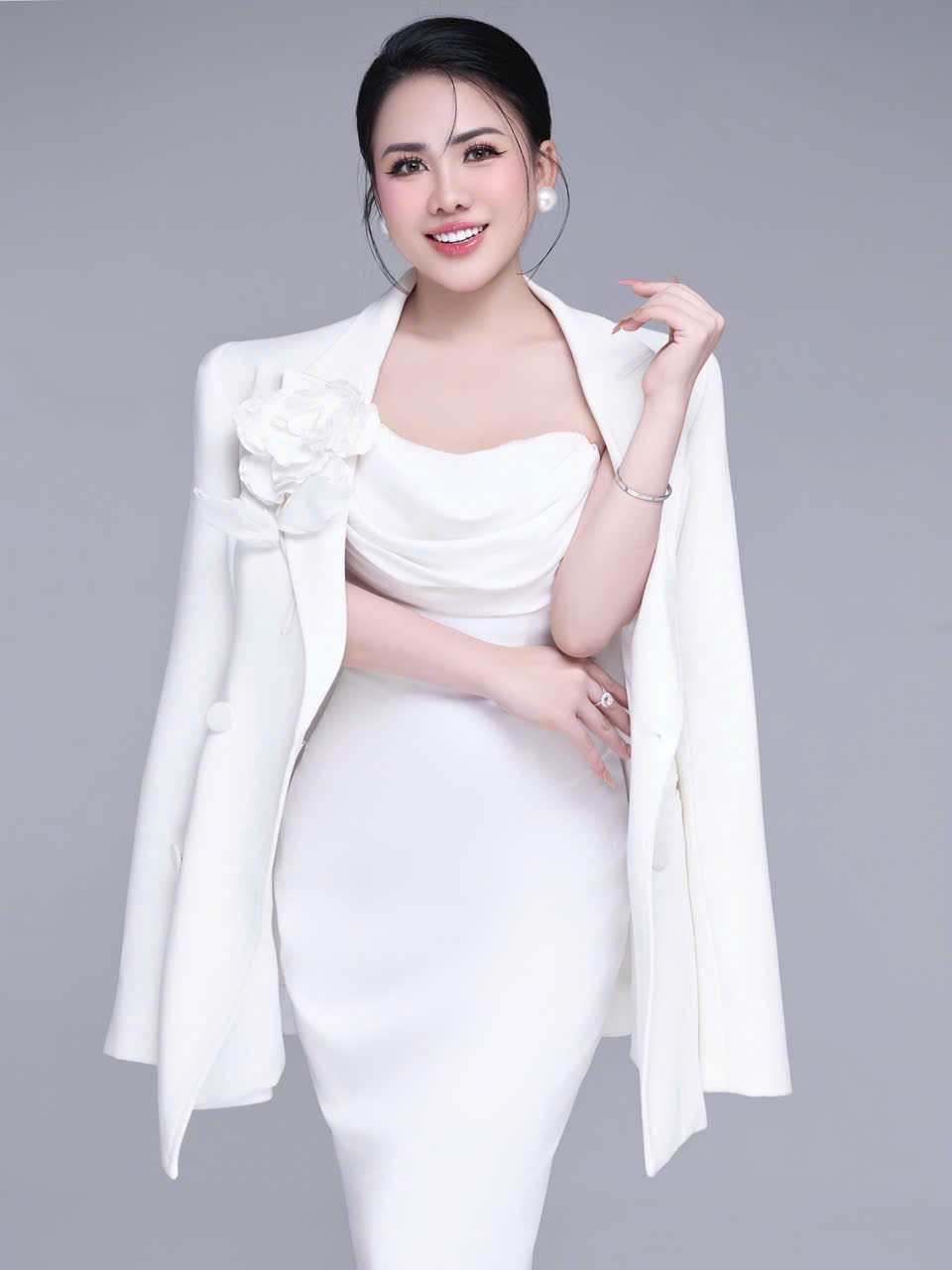 CEO Đỗ Th&uacute;y Hằng: Đỉnh cao của phụ nữ hiện đại l&agrave; l&agrave;m việc bằng đam m&ecirc; v&agrave; sống bằng hạnh ph&uacute;c - Ảnh 1.