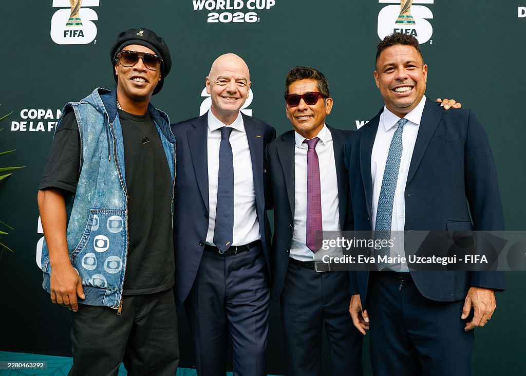 Người giấu mặt thu h&uacute;t 70 triệu lượt xem khi ch&agrave;o hỏi đội Brazil, ri&ecirc;ng Neymar &ocirc;m chặt kh&ocirc;ng bu&ocirc;ng - Ảnh 4.
