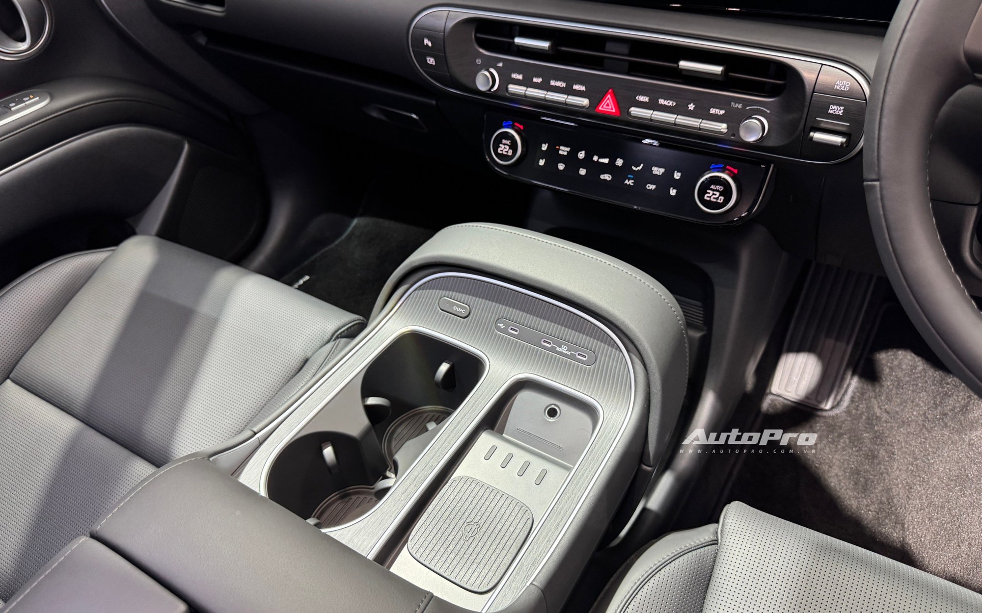Hyundai Palisade thế hệ mới lộ diện ở H&agrave; Nội: C&oacute; &iacute;t nhất 2 bản, thiết kế như Range Rover - Ảnh 22.