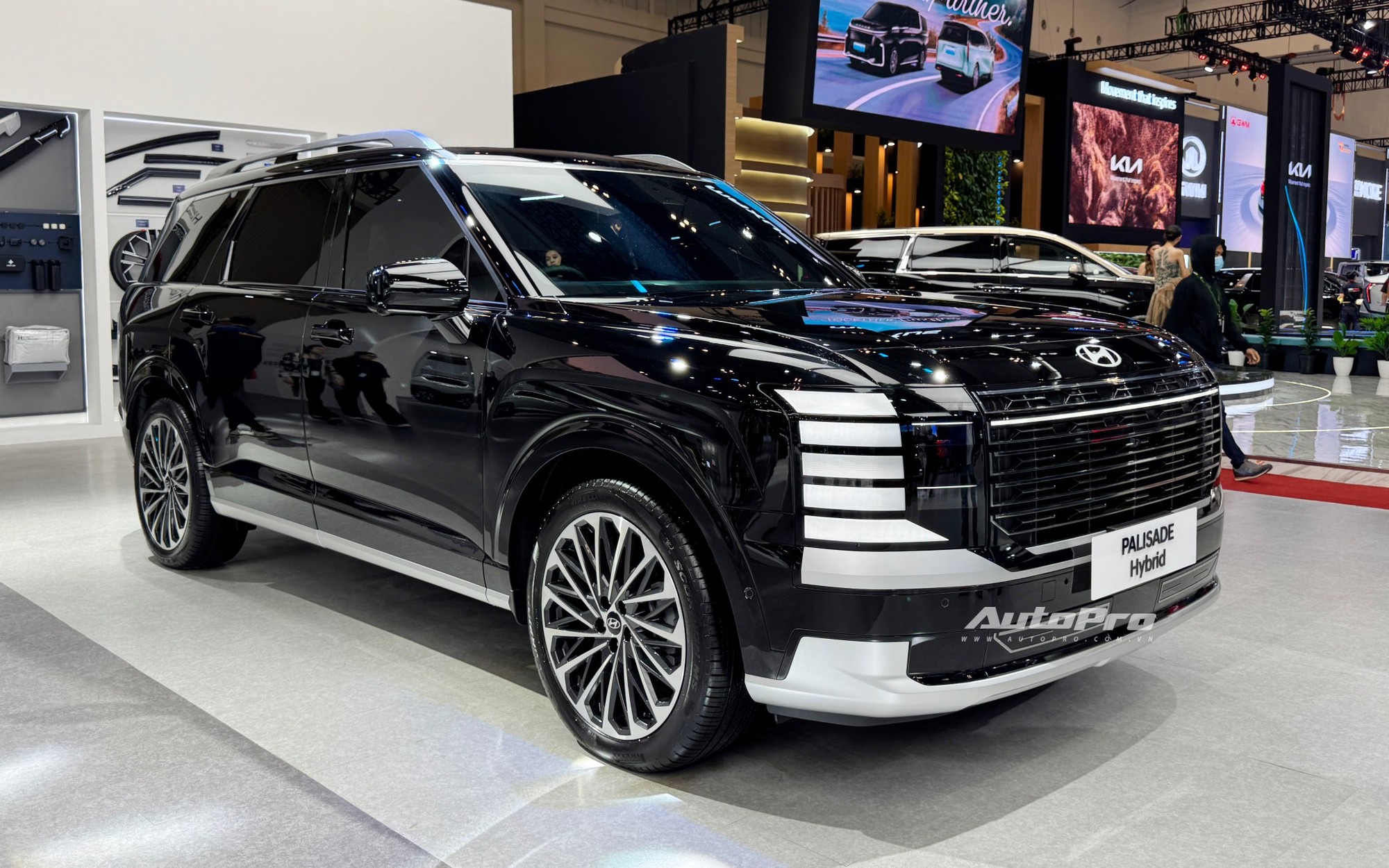 Hyundai Palisade thế hệ mới lộ diện ở H&agrave; Nội: C&oacute; &iacute;t nhất 2 bản, thiết kế như Range Rover - Ảnh 12.