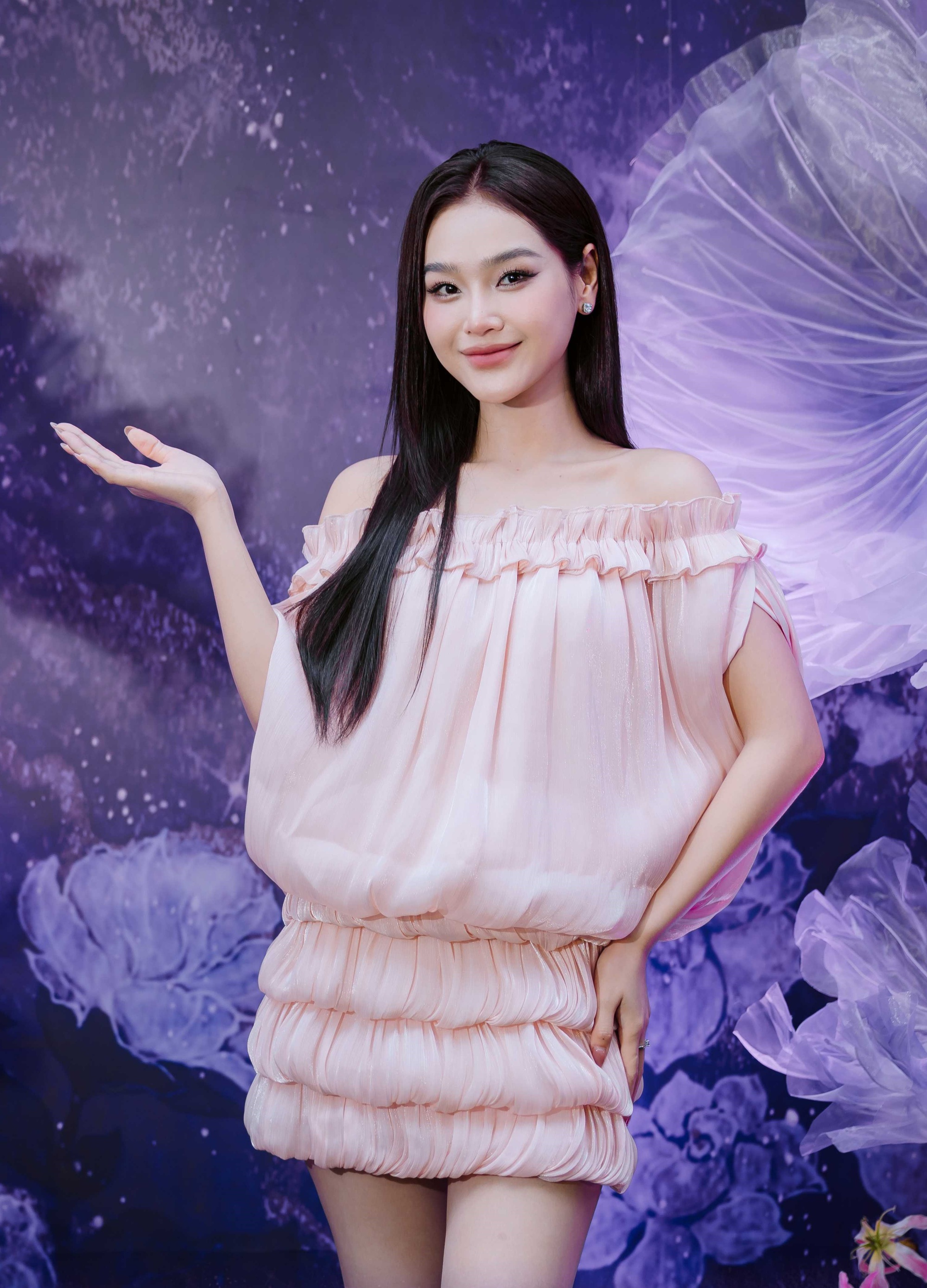 Nhan sắc đời thực g&acirc;y ch&uacute; &yacute; của diễn vi&ecirc;n C&ugrave; Thị Tr&agrave;, &aacute; hậu Hạnh Nguy&ecirc;n - Ảnh 2.