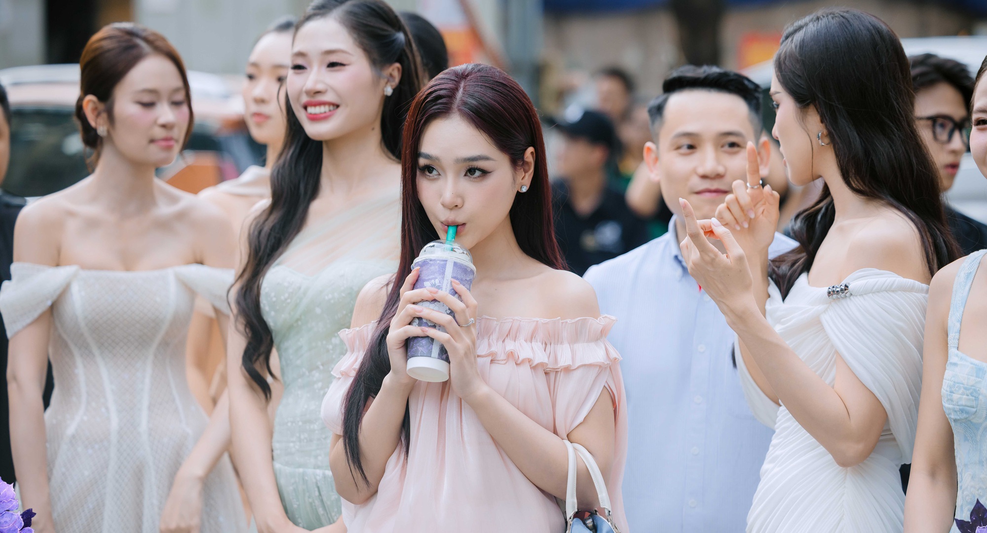 Nhan sắc đời thực g&acirc;y ch&uacute; &yacute; của diễn vi&ecirc;n C&ugrave; Thị Tr&agrave;, &aacute; hậu Hạnh Nguy&ecirc;n - Ảnh 3.
