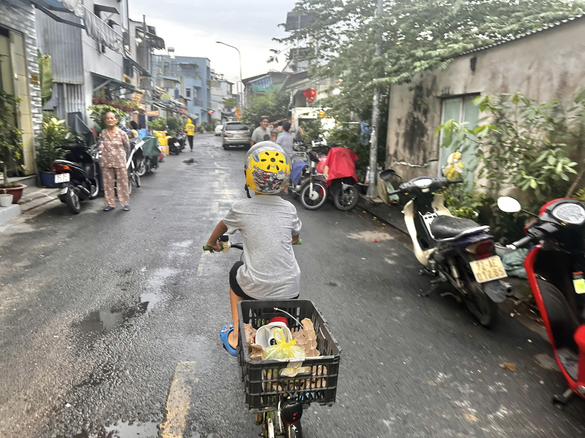 Đằng sau tiếng rao bằng thơ g&acirc;y sốt mạng x&atilde; hội của cậu b&eacute; 9 tuổi b&aacute;n trứng phụ mẹ- Ảnh 3.