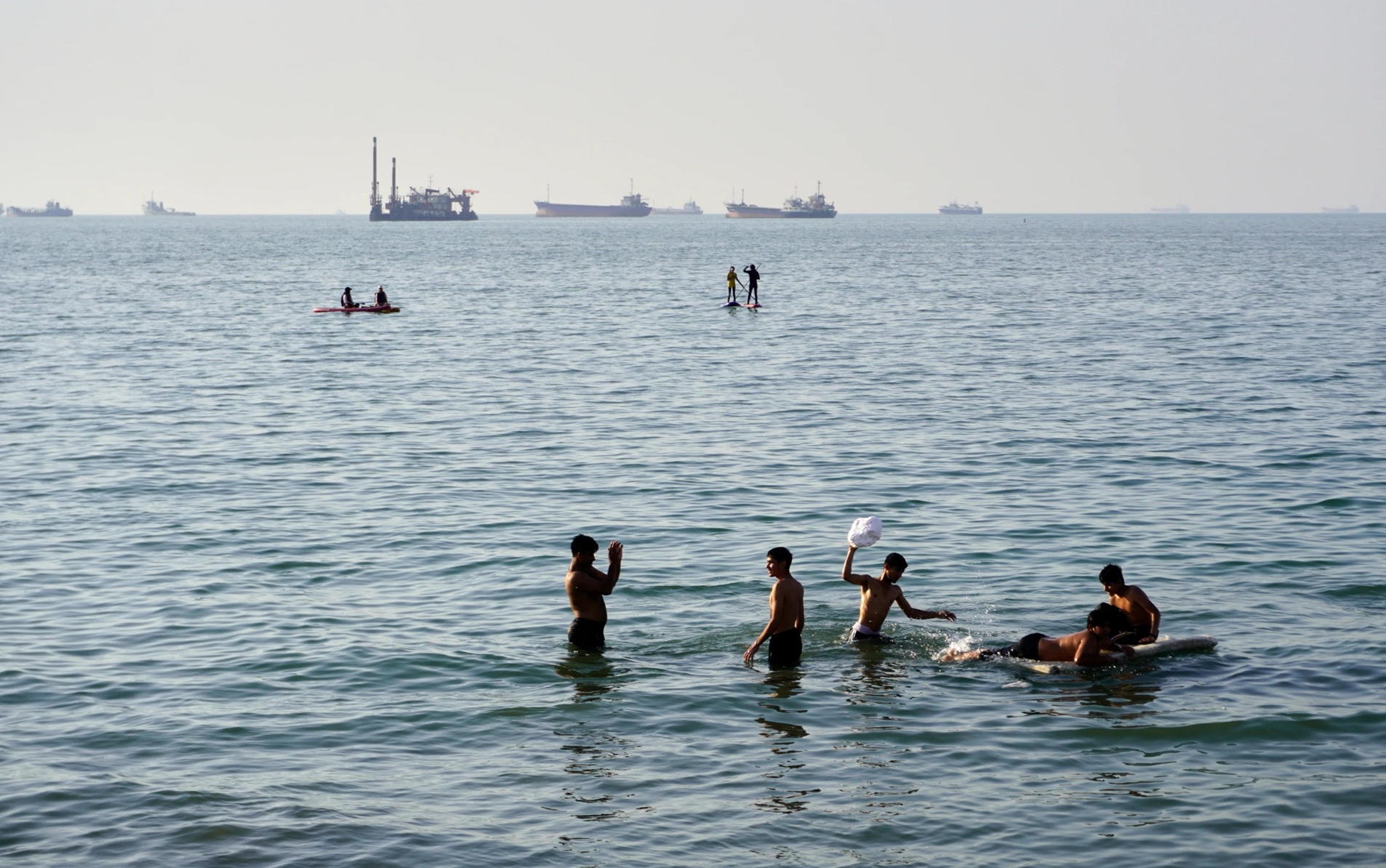 Chiến sự Trung Đ&ocirc;ng ng&agrave;y 27-6: Bahrain hứng kh&ocirc;ng k&iacute;ch, th&ecirc;m t&agrave;u chở dầu bị tấn c&ocirc;ng ở Hormuz - Ảnh 1.