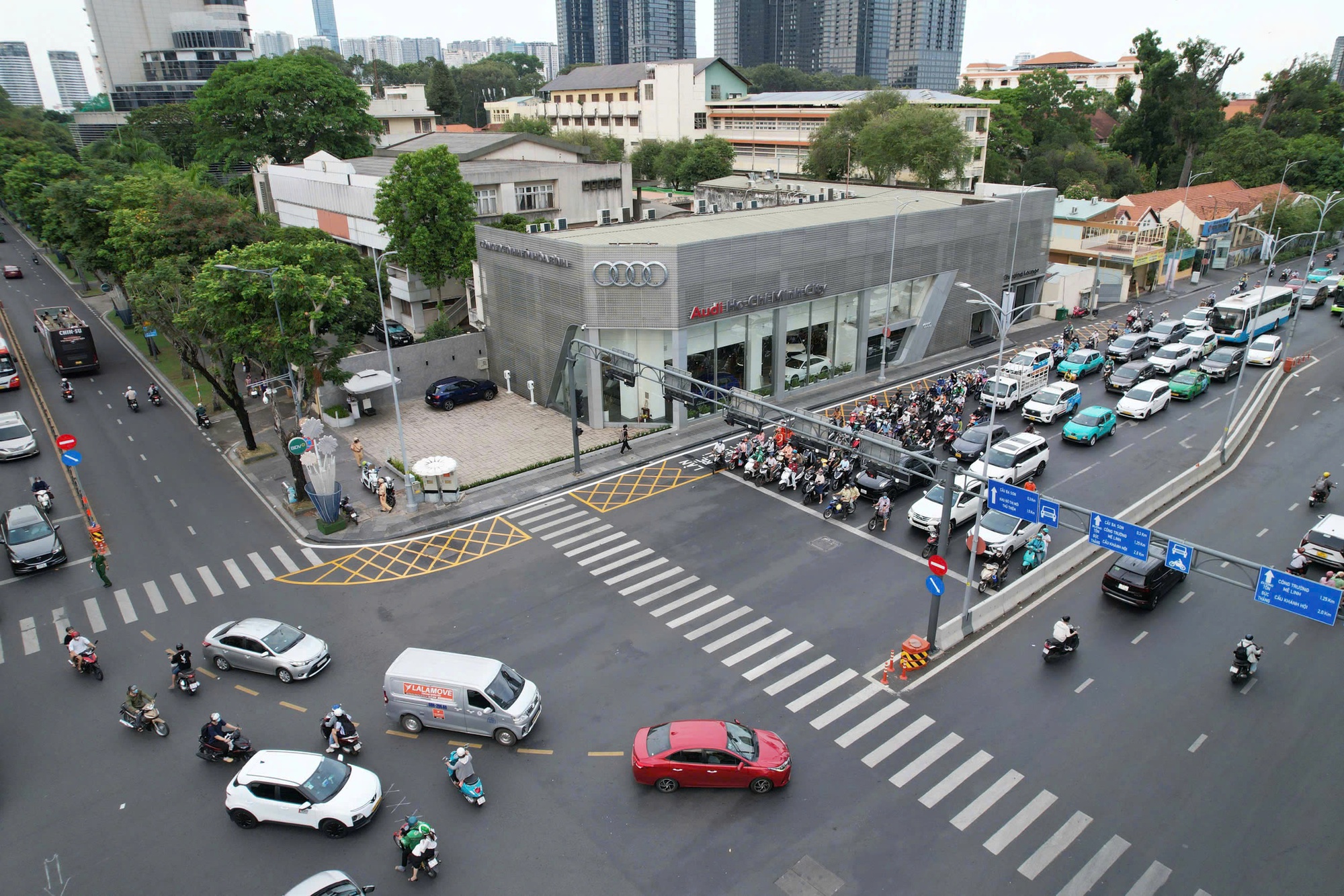 Người d&acirc;n lưu &yacute; khi giao th&ocirc;ng ở trung t&acirc;m TPHCM 2 ng&agrave;y cuối tuần - Ảnh 1.