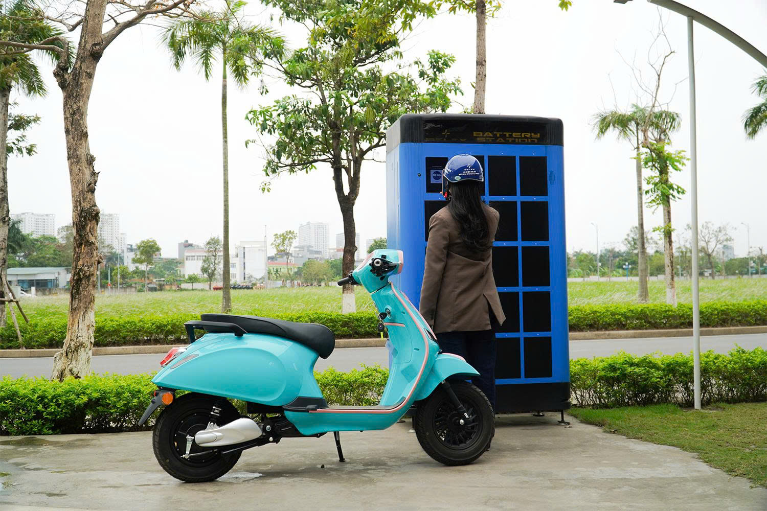 Xe máy điện Malaysia bất ngờ lăn bánh ở TP.HCM: 5 giây đầy pin, chạy gần 100km/h, có cửa thắng xe Việt? - Ảnh 6.