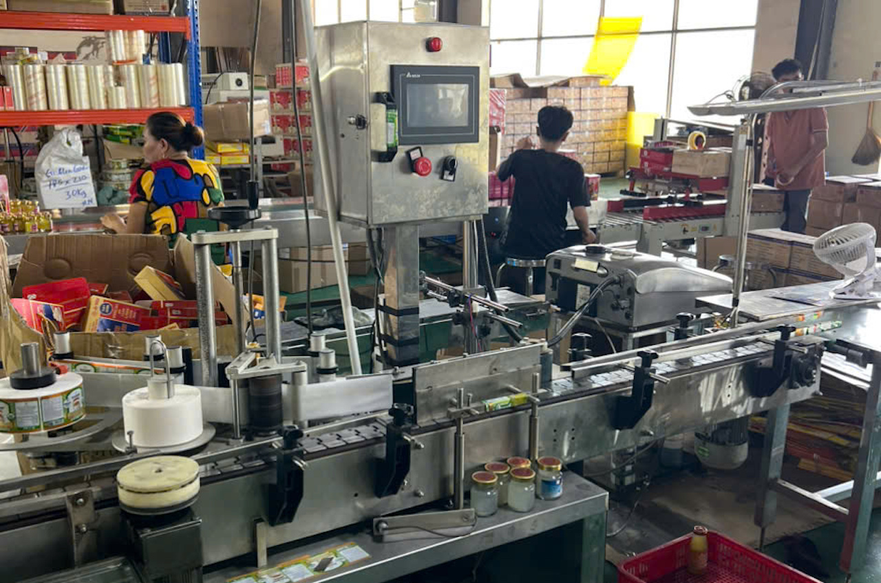 H&agrave;ng triệu sản phẩm nước yến giả bị ni&ecirc;m phong tại Vĩnh Long năm 2026 - Ảnh 2.