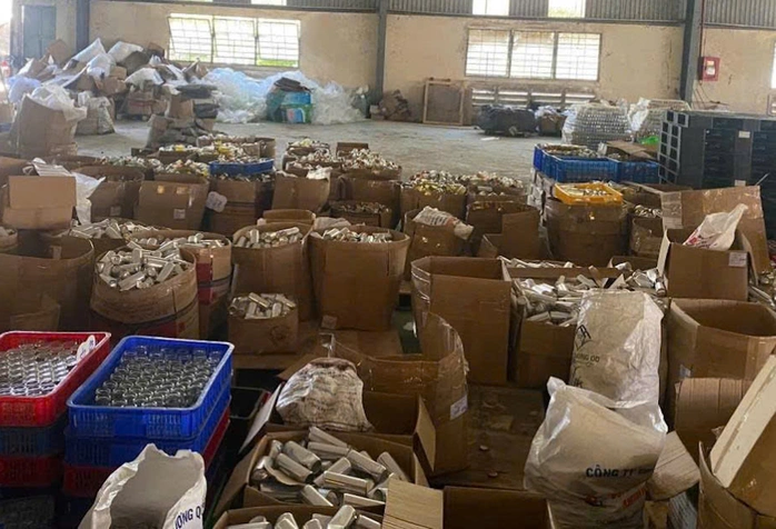 Công an ập vào khám xét nơi ở, nơi làm việc, bắt tạm giam quản lý Trần Minh Duy SN 1990 - Ảnh 2.