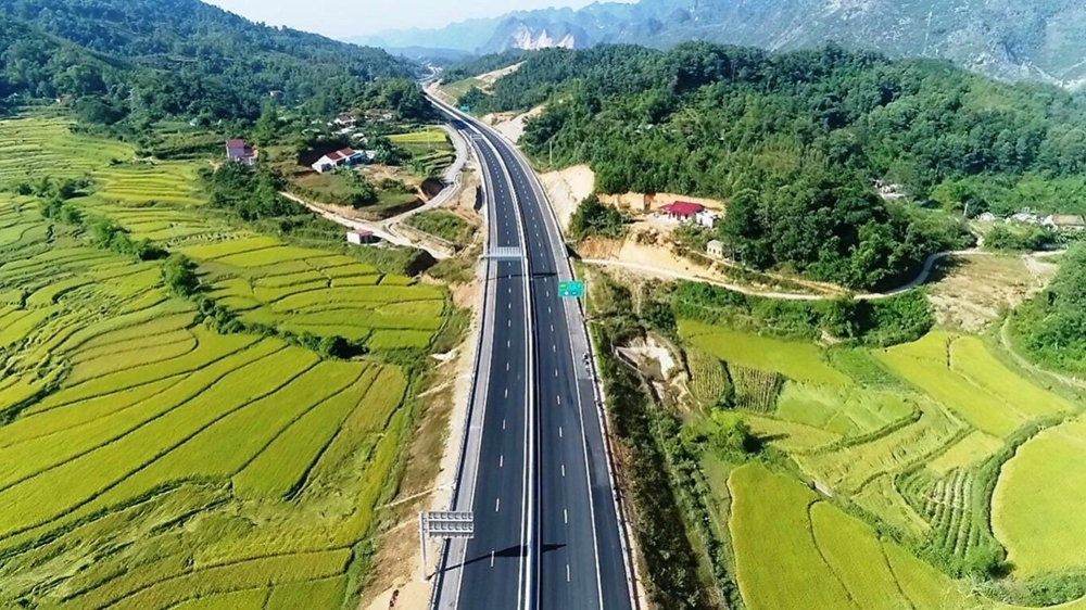 Chủ tịch Đ&egrave;o Cả: Nhiều doanh nghiệp trong nước đủ năng lực nhưng vẫn phải 'mượn' hồ sơ của đối t&aacute;c nước ngo&agrave;i để tham gia c&aacute;c dự &aacute;n lớn - Ảnh 2.