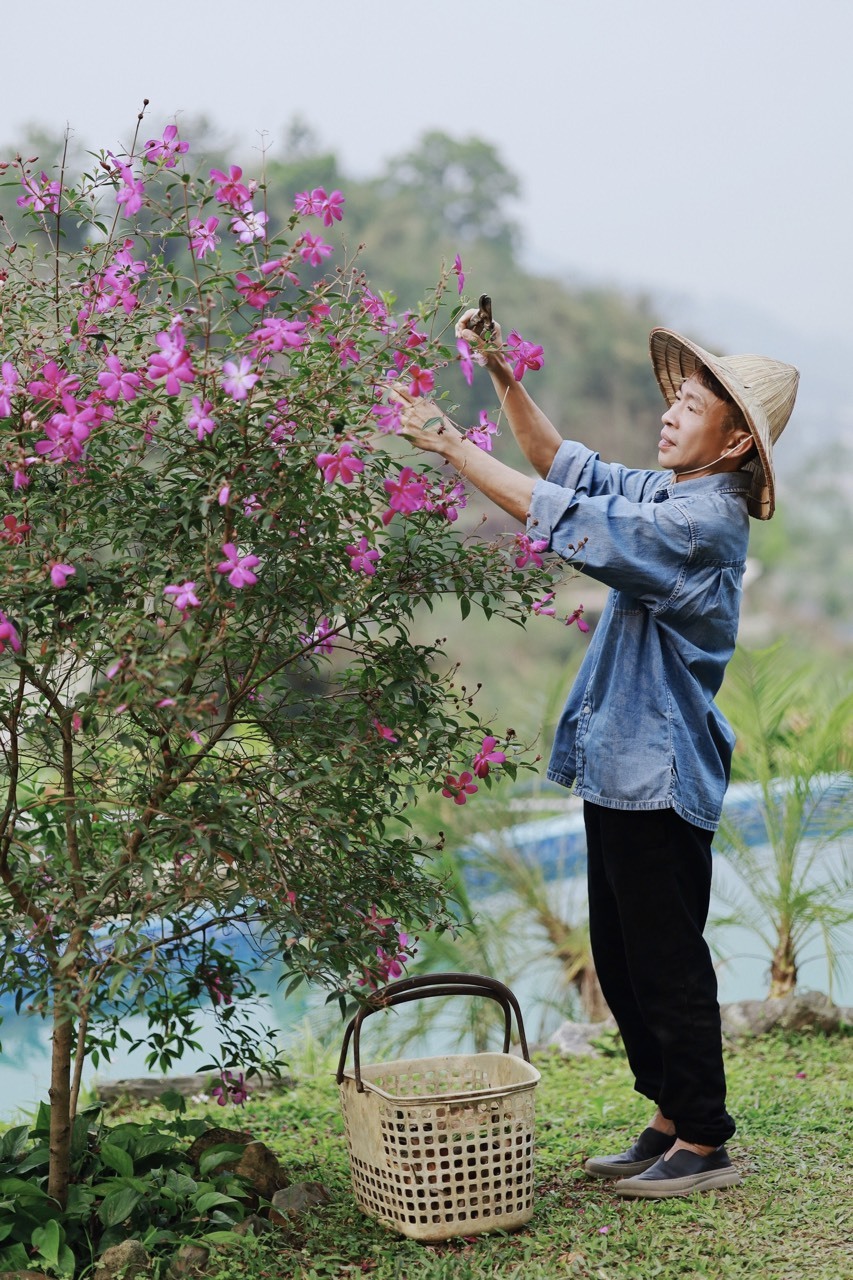 "&Ocirc;ng ho&agrave;ng nhạc đỏ" chia tay vợ đẹp như hoa hậu, thấy sướng khi sống 1 m&igrave;nh tr&ecirc;n đồi ở Thạch Thất - Ảnh 5.