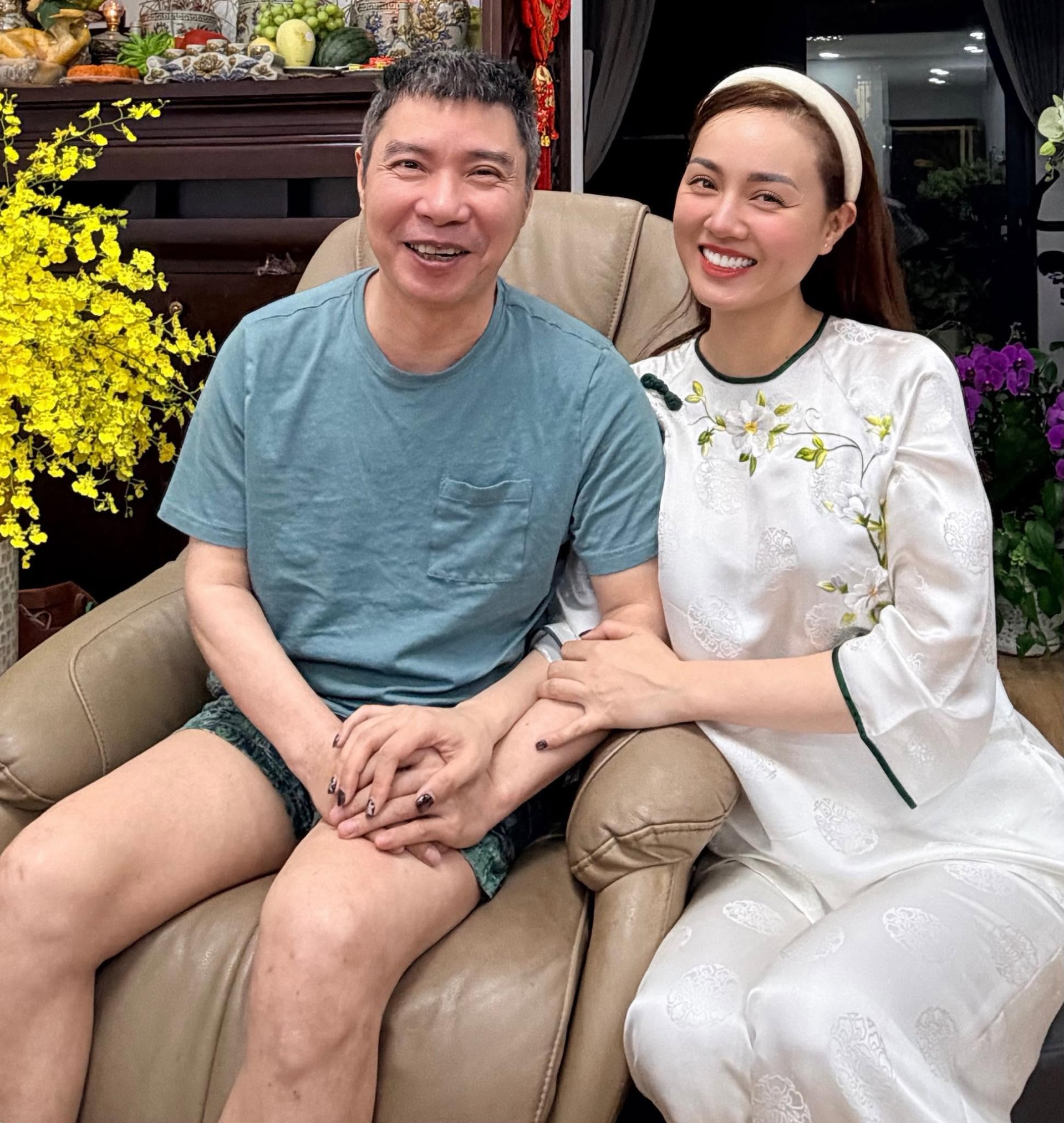 Vợ k&eacute;m 15 tuổi n&oacute;i l&yacute; do phải l&ecirc;n tiếng trước th&ocirc;ng tin "xin tiền" chữa bệnh cho NSND C&ocirc;ng L&yacute; - Ảnh 2.