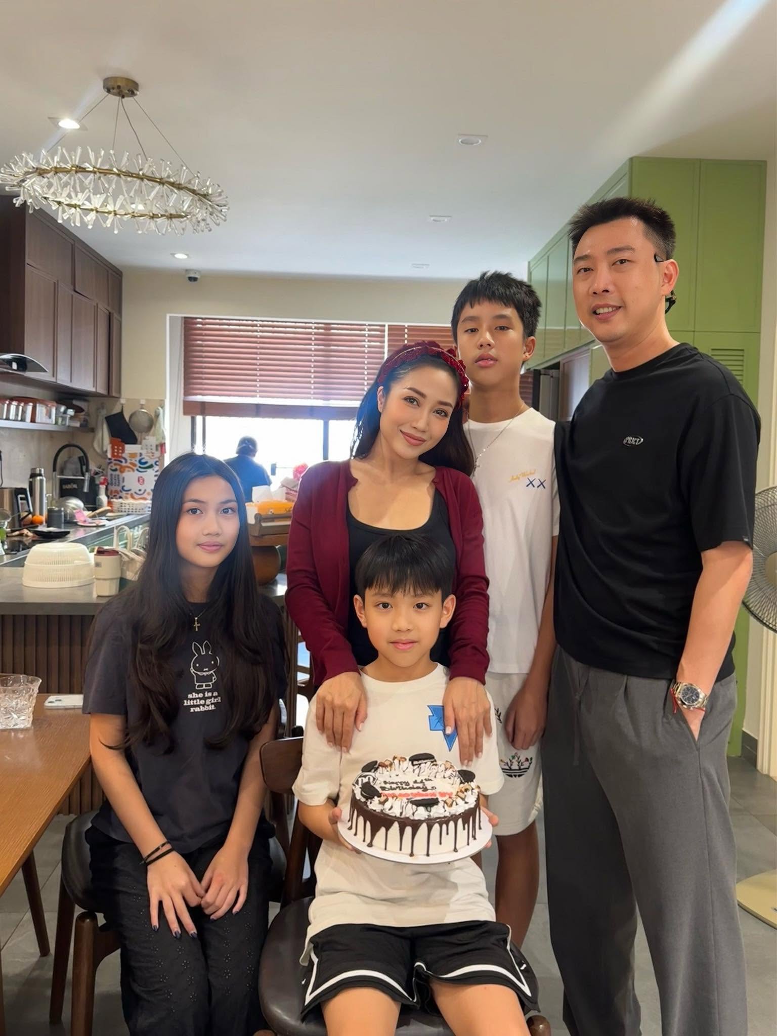 Con trai Ốc Thanh V&acirc;n bị dị ứng nặng phải nhập viện trước ng&agrave;y đi &Uacute;c - Ảnh 7.
