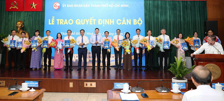 Điều động l&atilde;nh đạo TP . HCM 2026: Loạt bổ nhiệm quan trọng cho sự Ph&aacute;t triển Th&agrave;nh phố - Ảnh 3.