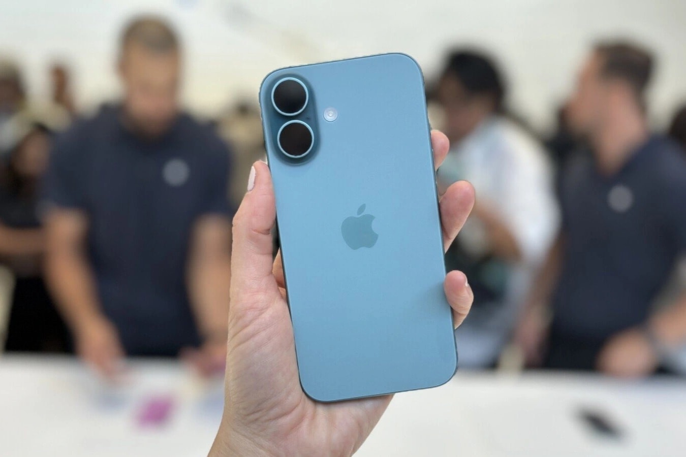 Kh&ocirc;ng phải iPhone 17 , iPhone 16 mới l&agrave; lựa chọn đ&aacute;ng mua nhất 2026 - Ảnh 1.