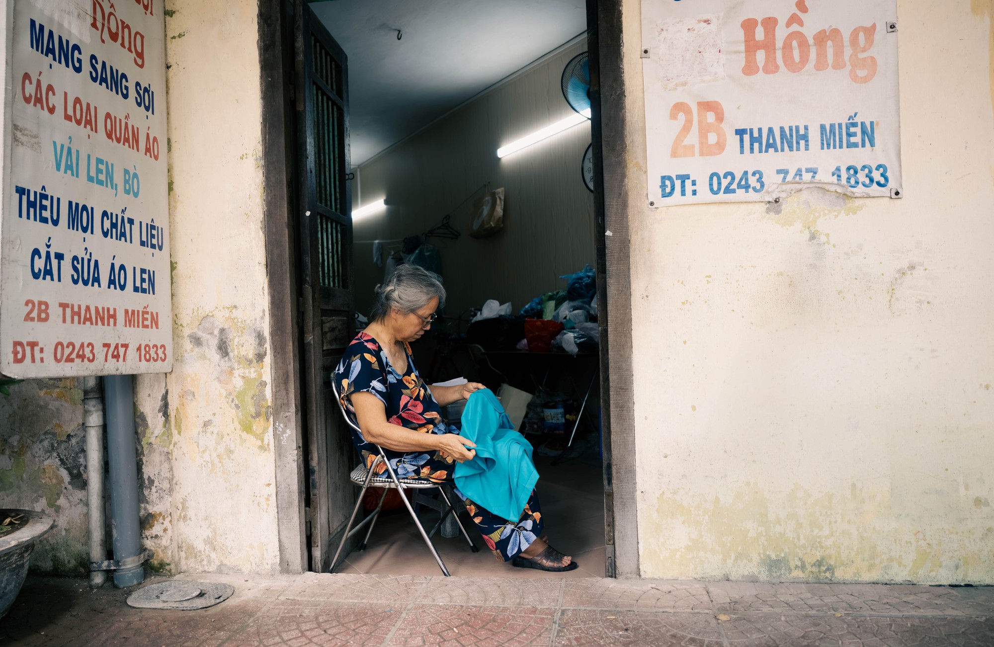 Người phụ nữ suốt 46 năm l&agrave;m nghề "kh&ocirc;ng AI n&agrave;o thay được" ở H&agrave; Nội: Mạng sang sợi!- Ảnh 8.