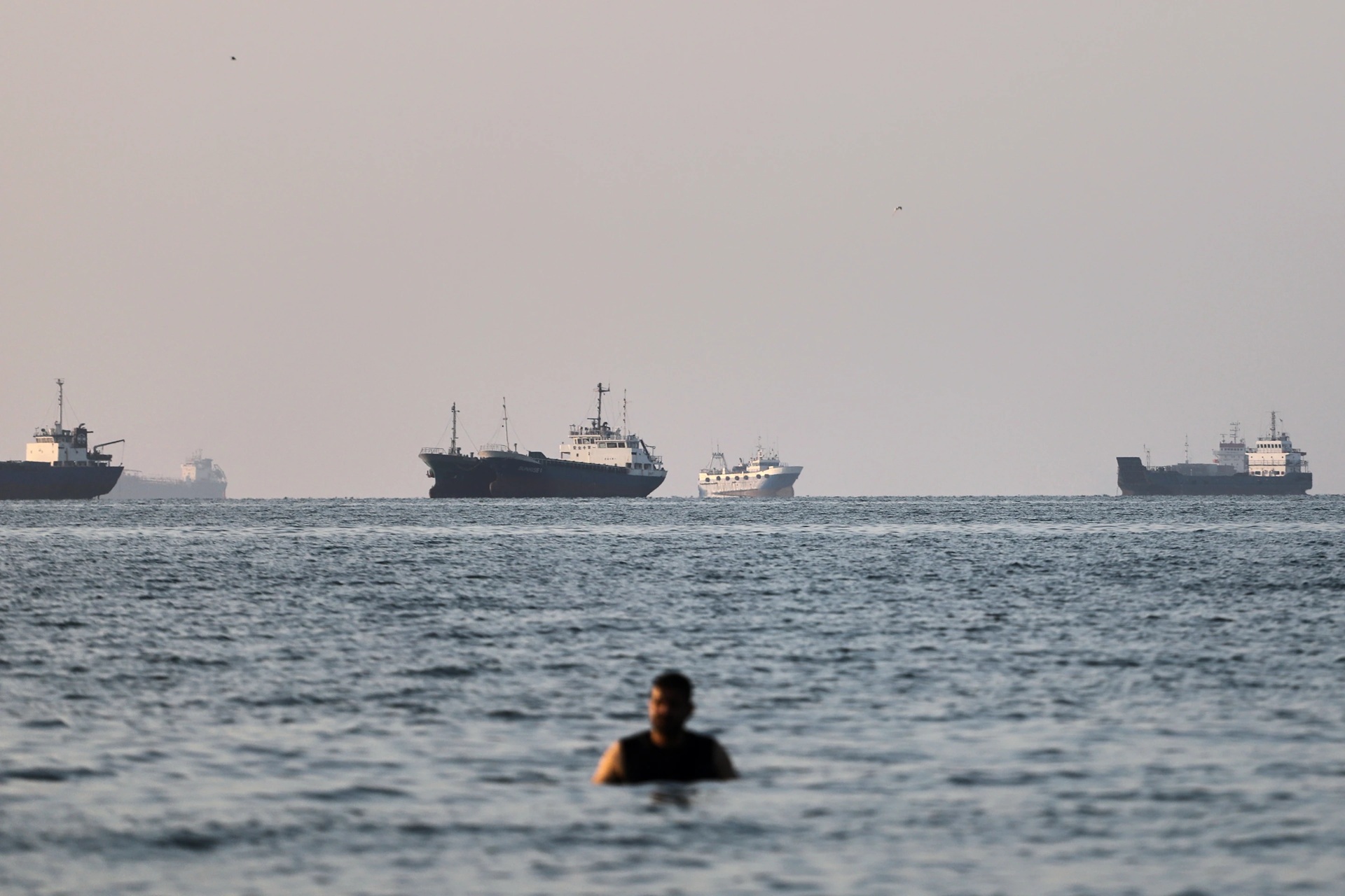 Chiến sự Trung Đ&ocirc;ng ng&agrave;y 29-6: Iran - Oman họp ủy ban Hormuz, Qatar giải ph&oacute;ng 6 tỉ USD bị đ&oacute;ng băng - Ảnh 1.