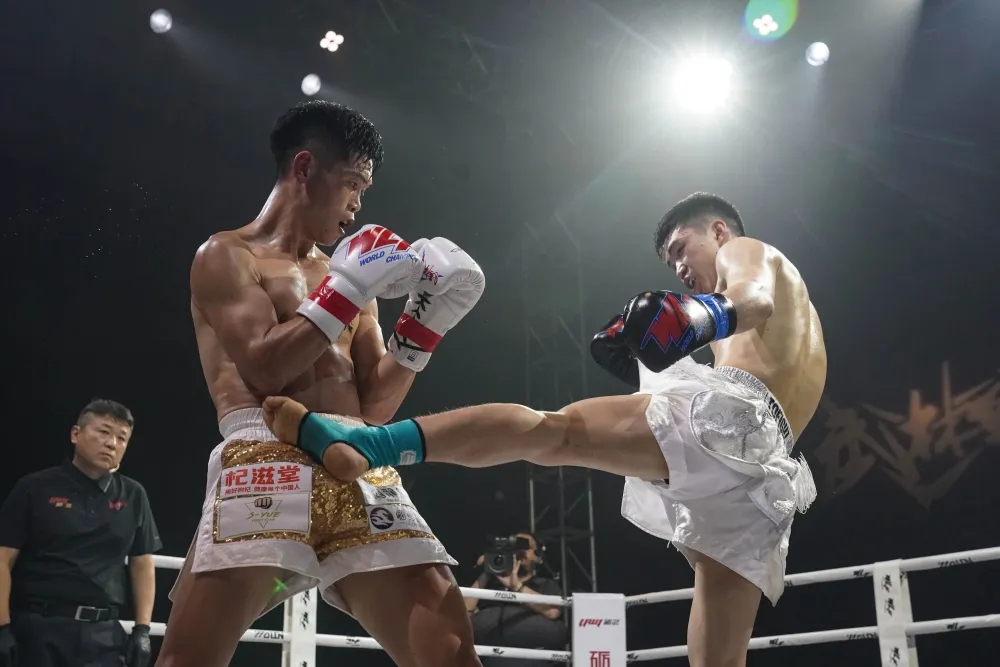 &ldquo;Na Tra&rdquo; Trung Quốc nhận li&ecirc;n ho&agrave;n đ&ograve;n, muối mặt chịu thất bại tr&ecirc;n đấu trường V&otilde; L&acirc;m Phong - Ảnh 2.
