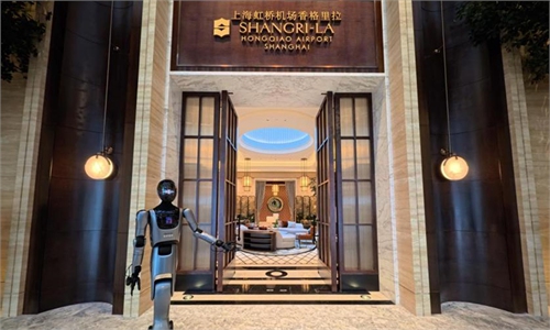 Kh&aacute;ch sạn đầu ti&ecirc;n tr&ecirc;n thế giới ho&agrave;n to&agrave;n tự động h&oacute;a với robot phục vụ - Ảnh 1.
