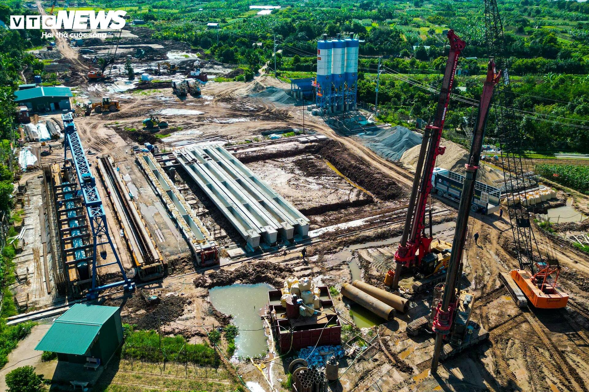 To&agrave;n cảnh thi c&ocirc;ng cầu Ngọc Hồi gần 12 . 000 Tỷ đồng nối H&agrave; Nội v&agrave; Hưng Y&ecirc;n - Ảnh 9.