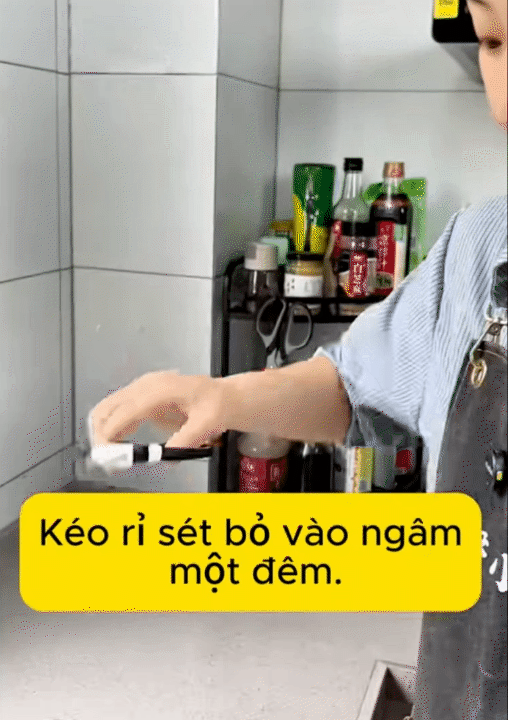 Nước ngọt c&oacute; ga: Mẹo l&agrave;m sạch hiệu quả cho căn nh&agrave; bạn năm 2026 - Ảnh 8.