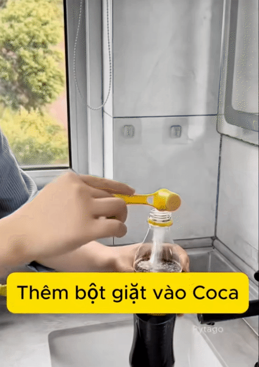 Nước ngọt c&oacute; ga: Mẹo l&agrave;m sạch hiệu quả cho căn nh&agrave; bạn năm 2026 - Ảnh 14.
