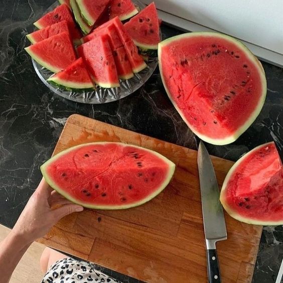 Việt Nam c&oacute; 1 loại quả "kem chống nắng tự nhi&ecirc;n" vừa sạch vừa ngon: Biết d&ugrave;ng c&ograve;n chữa say nắng, ph&ograve;ng ung thư v&agrave; cực bổ m&aacute;u - Ảnh 1.