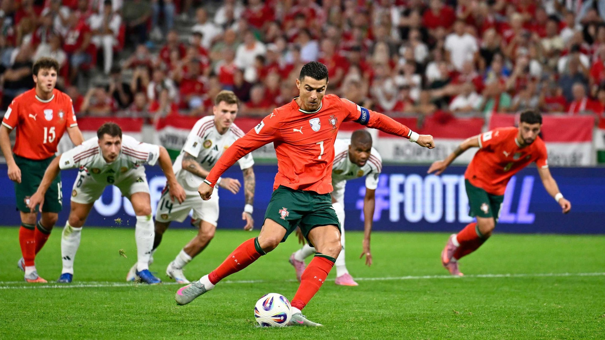 Messi, Ronaldo, Ochoa và “vũ điệu cuối” tại World Cup 2026 - Ảnh 2. Messi, Ronaldo, Ochoa và “vũ điệu cuối” tại World Cup 2026 - Ảnh 2.