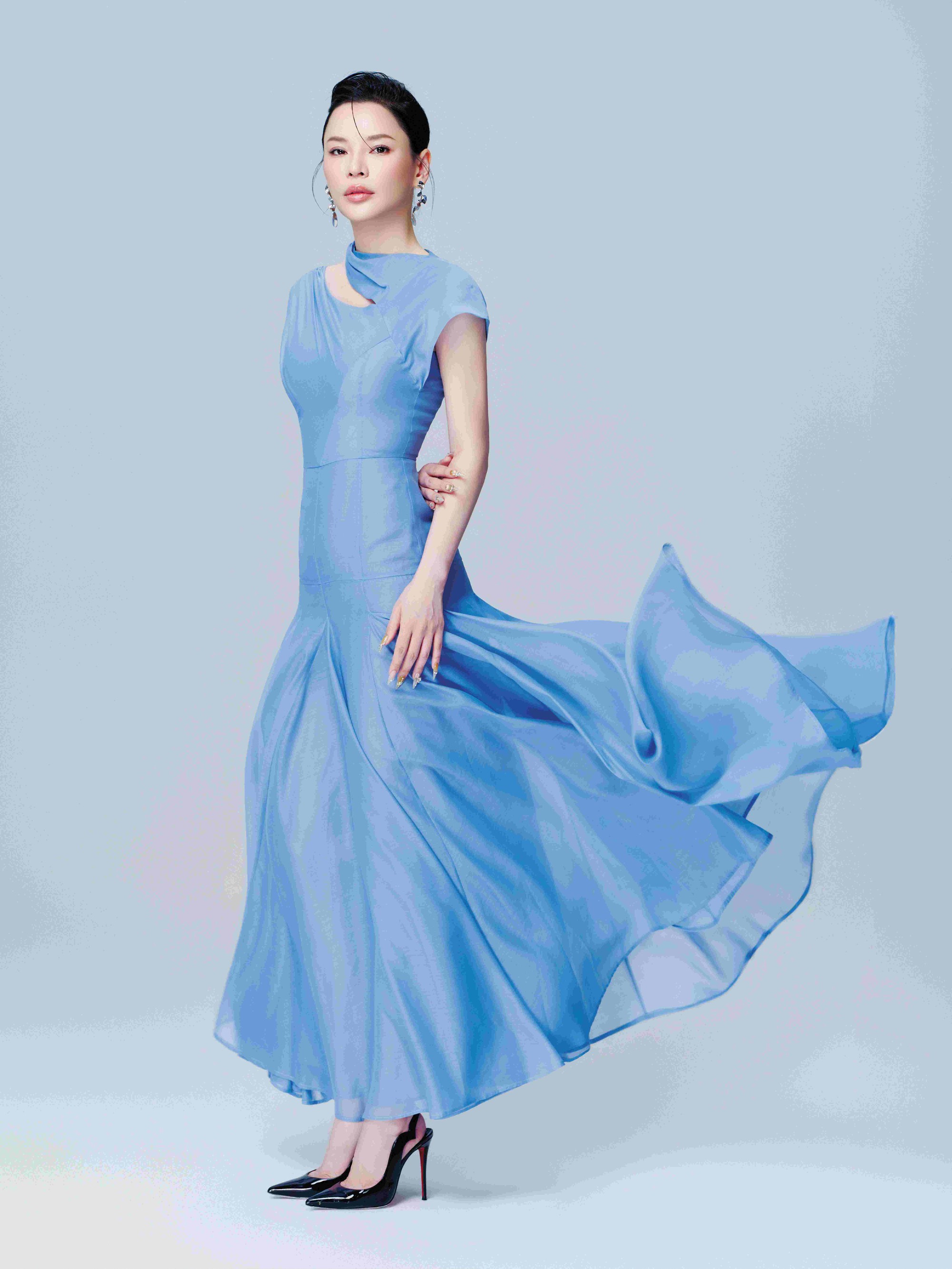 Người đẹp từng "mất t&iacute;ch" khỏi showbiz 12 năm t&aacute;i xuất với tạo h&igrave;nh g&acirc;y bất ngờ  - Ảnh 12.