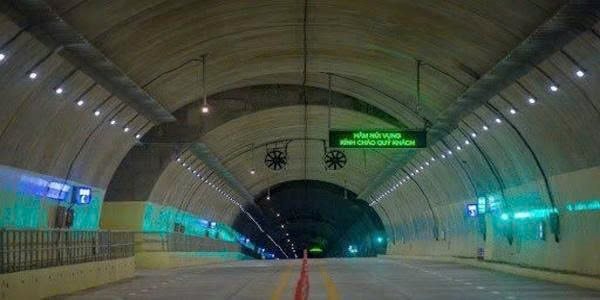 D&ugrave;ng c&ocirc;ng nghệ ngoại xịn nhưng hỏng sau 3 năm, tự sửa v&agrave; th&agrave;nh c&ocirc;ng lớn, biến cao tốc 9.000 tỷ đồng sở hữu hầm cấp đặc biệt th&agrave;nh h&igrave;nh mẫu mới - Ảnh 1.