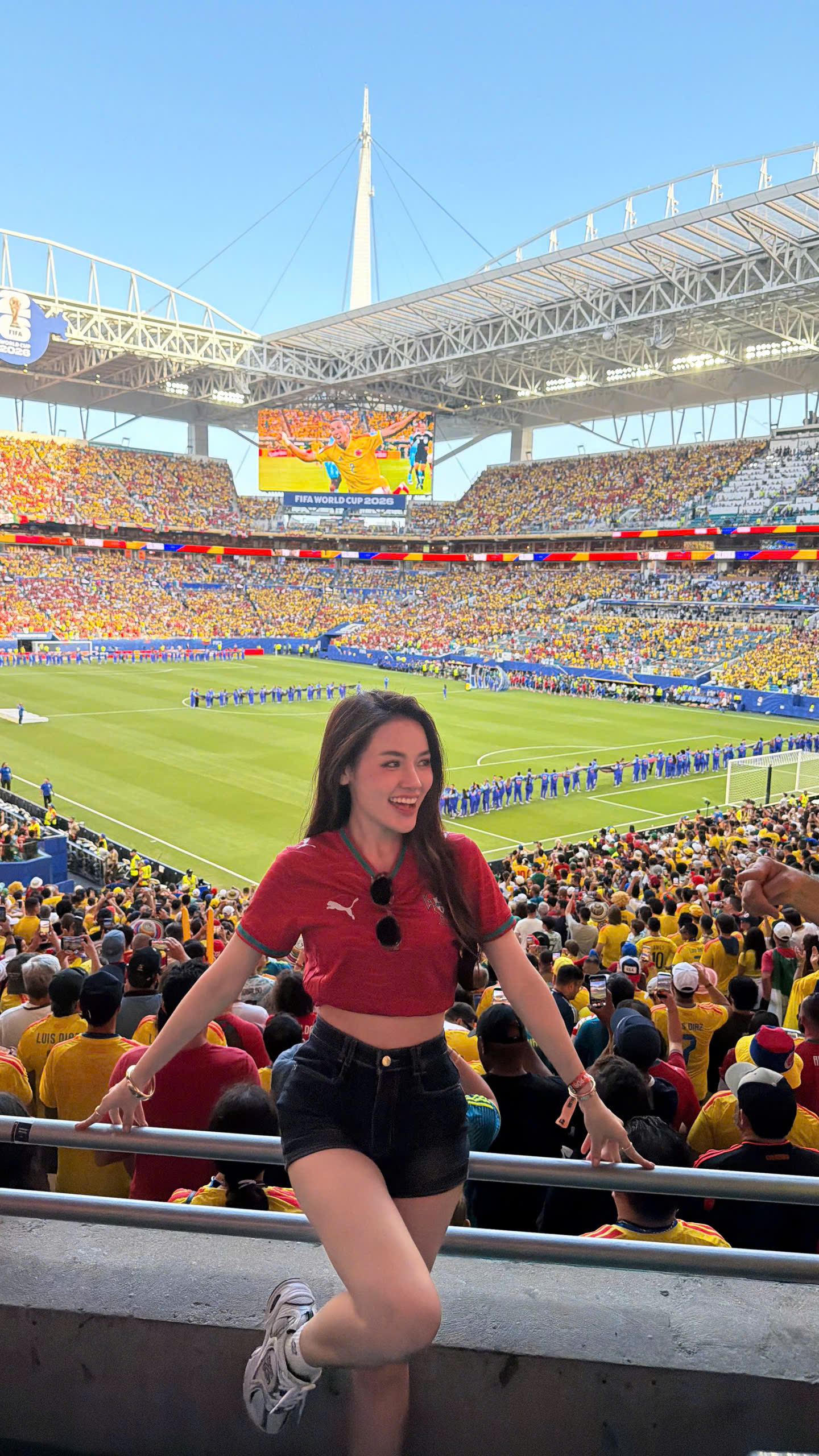 Danh t&iacute;nh g&aacute;i đẹp Đắk Lắk check-in xem World Cup 2026 ở Mỹ: Mới tậu BMW, cuộc sống sang chảnh g&acirc;y ch&uacute; &yacute; - Ảnh 4.