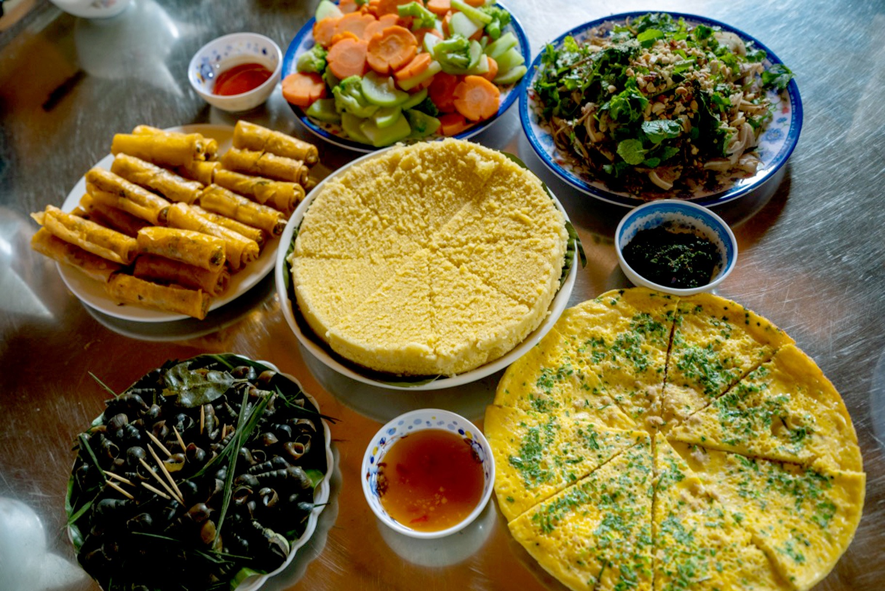 Việt Nam có ngôi làng cứ lũ về là nhà cửa nổi bồng bềnh, nay lột xác thành đặc sản hái ra tiền và ẵm trọn giải thưởng tốt nhất thế giới - Ảnh 11.