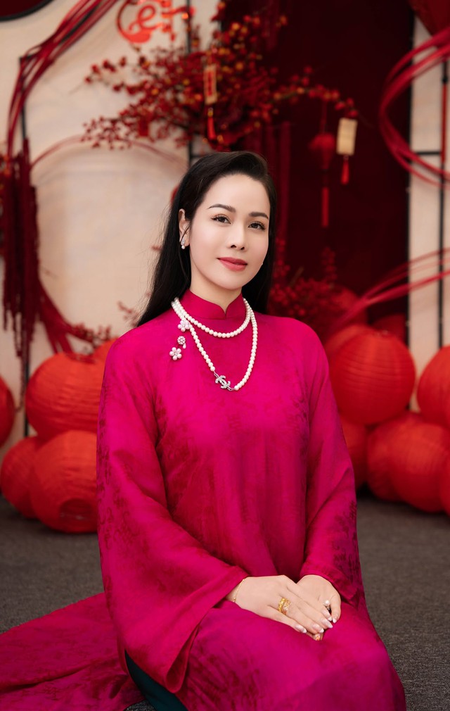 Nữ chủ tịch l&agrave; mẹ đơn th&acirc;n showbiz, ng&agrave;y c&agrave;ng n&oacute;ng bỏng sau ly h&ocirc;n, nu&ocirc;i con trong biệt thự 20 tỷ - Ảnh 3.