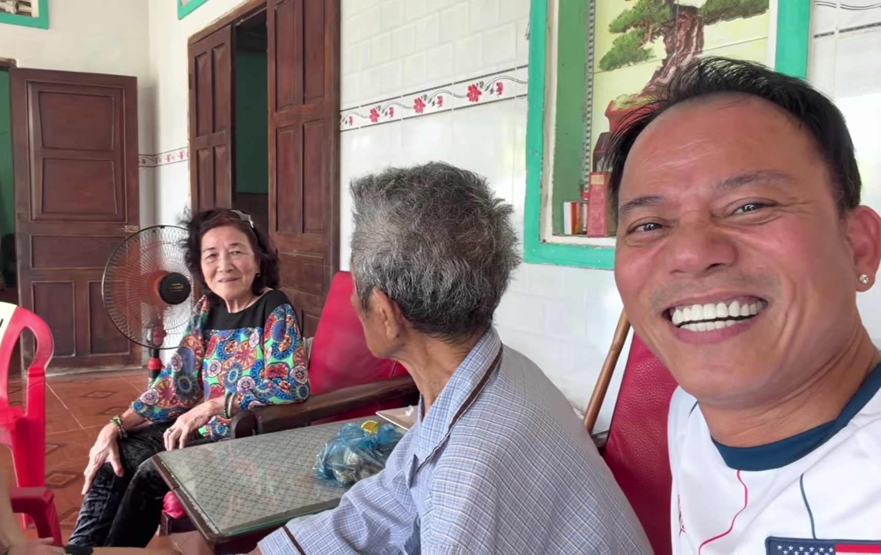 Anh trai Chế Linh: "90 tuổi rồi c&ograve;n đẹp trai g&igrave; nữa"- Ảnh 2.