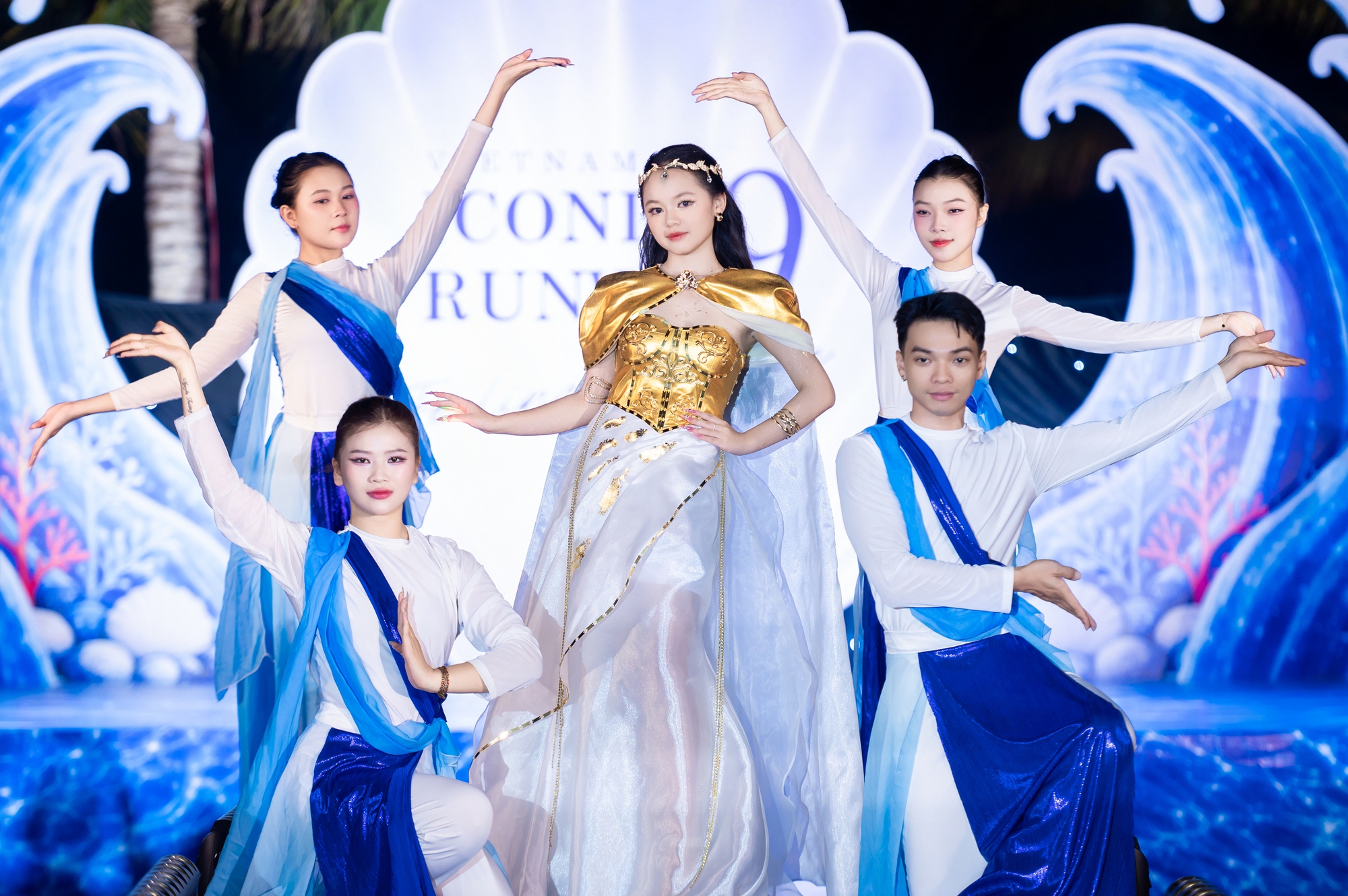 H&agrave;ng trăm mẫu nh&iacute; hội tụ tại Vietnam Iconic Runway Season 9 ở Nha Trang - Ảnh 2.