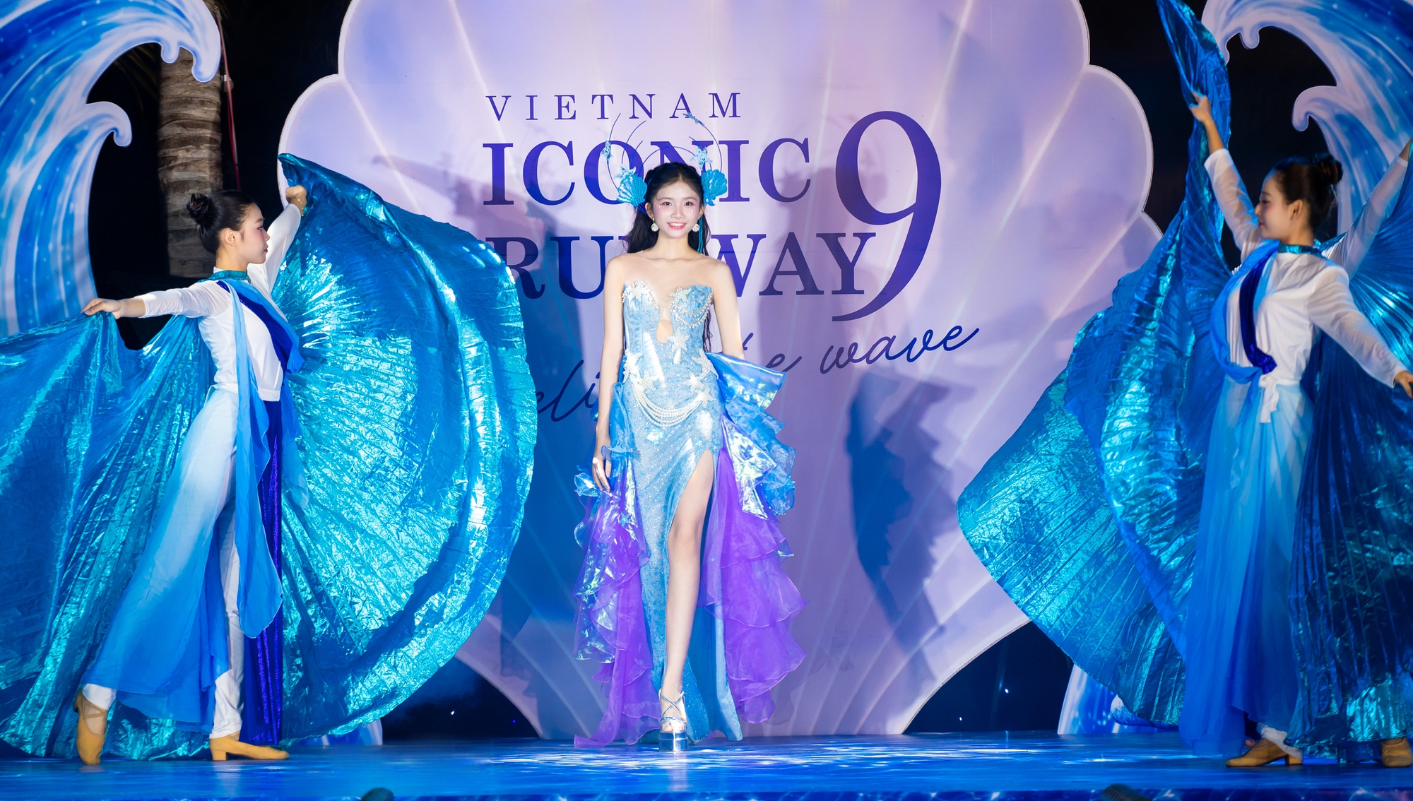 H&agrave;ng trăm mẫu nh&iacute; hội tụ tại Vietnam Iconic Runway Season 9 ở Nha Trang - Ảnh 4.