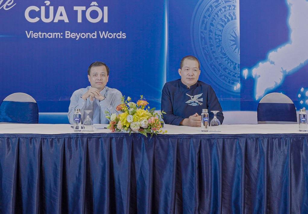 Đạo diễn Lương Đ&igrave;nh Dũng: Ch&uacute;ng t&ocirc;i muốn sau 15 ph&uacute;t ấy, họ sẽ nghĩ "t&ocirc;i muốn đến Việt Nam" - Ảnh 2.