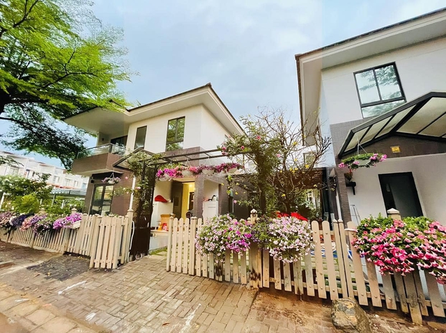 Nữ chủ tịch l&agrave; mẹ đơn th&acirc;n showbiz, ng&agrave;y c&agrave;ng n&oacute;ng bỏng sau ly h&ocirc;n, nu&ocirc;i con trong biệt thự 20 tỷ - Ảnh 7.