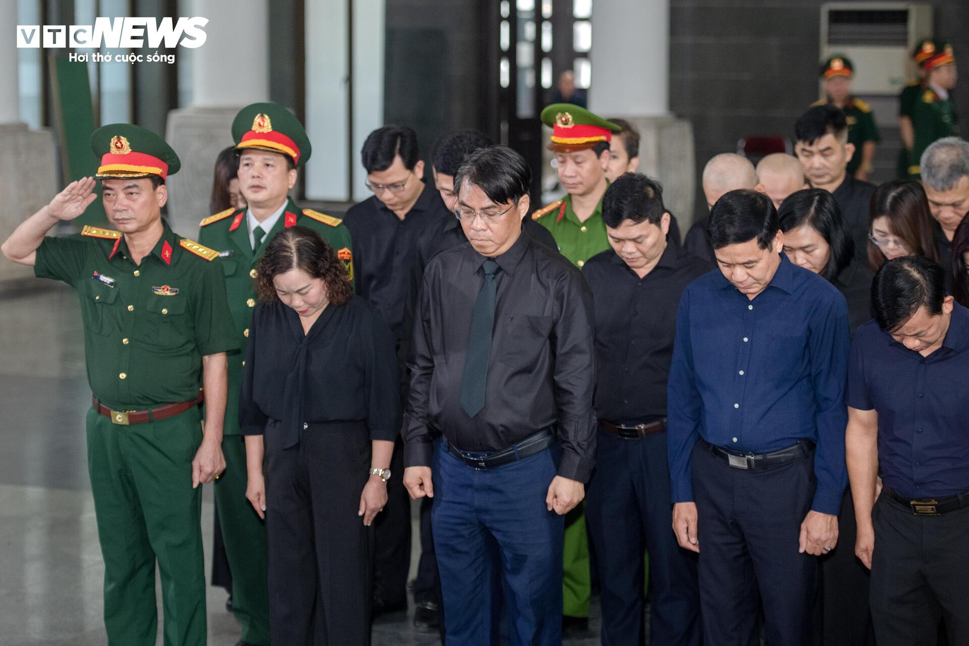 Tiễn biệt Anh h&ugrave;ng La Văn Cầu: Lễ tang X&uacute;c động tại Nh&agrave; tang lễ Bộ Quốc ph&ograve;ng - Ảnh 8.