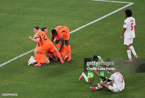 DIỄN BIẾN H&agrave; Lan 1-1 Morocco: "Cơn lốc" thủng lưới ph&uacute;t b&ugrave; giờ, hai đội bước v&agrave;o hiệp phụ - Ảnh 2.
