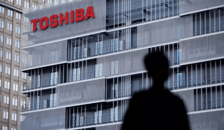Toshiba v&agrave; c&uacute; b&aacute;n l&uacute;a non đau đớn: Từ bỏ chip nhớ v&agrave; điện hạt nh&acirc;n năm 2026 - Ảnh 1.