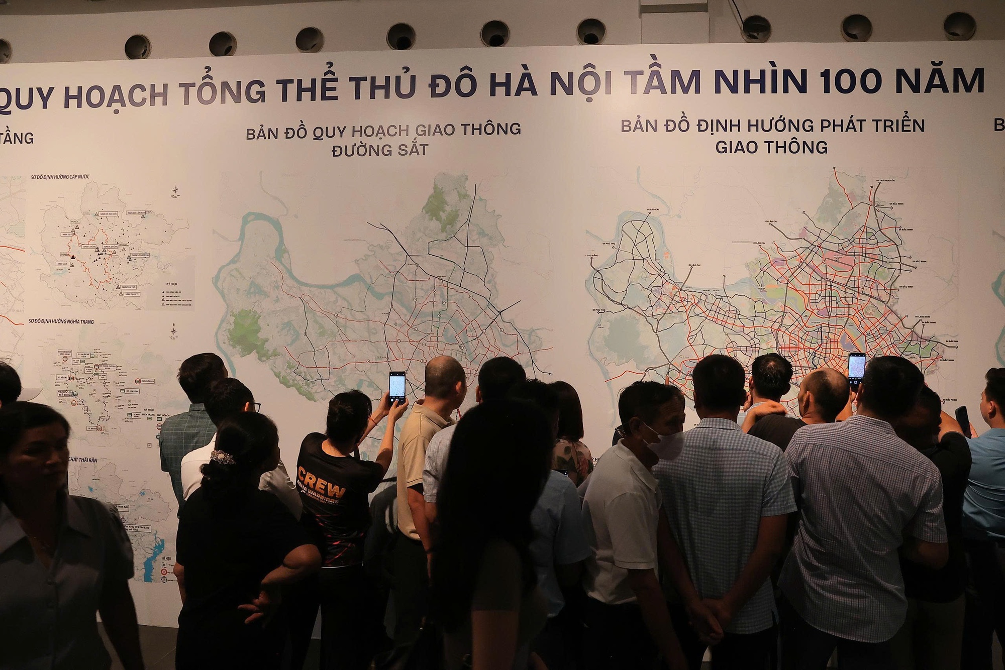 Cận cảnh từng 'ng&oacute;c ng&aacute;ch' tại triển l&atilde;m Quy hoạch thế kỷ của H&agrave; Nội - Ảnh 5.
