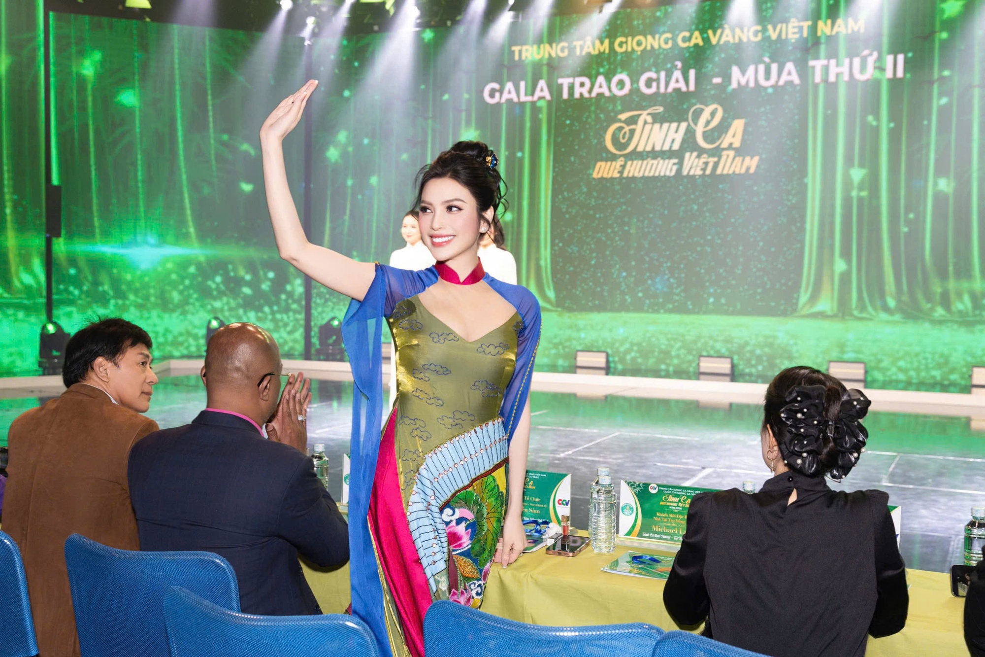 Kim Huyền S&acirc;m tiết lộ mối duy&ecirc;n gần 20 năm với NTK Kenny Th&aacute;i - Ảnh 3.