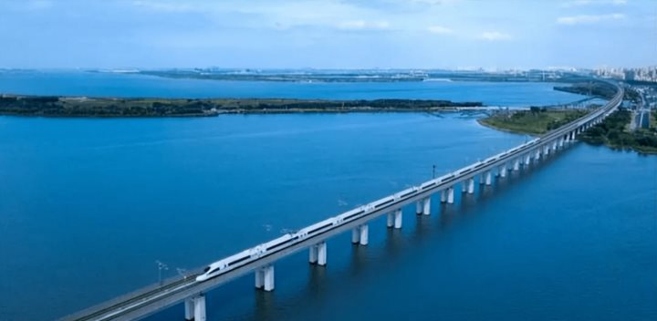 "Qu&aacute;i vật" hạ tầng d&agrave;i nhất thế giới được 10.000 người dựng l&ecirc;n trong 3 năm, lập kỷ lục ngay khi kh&aacute;nh th&agrave;nh khiến Trung Quốc cũng phải nể phục - Ảnh 1.